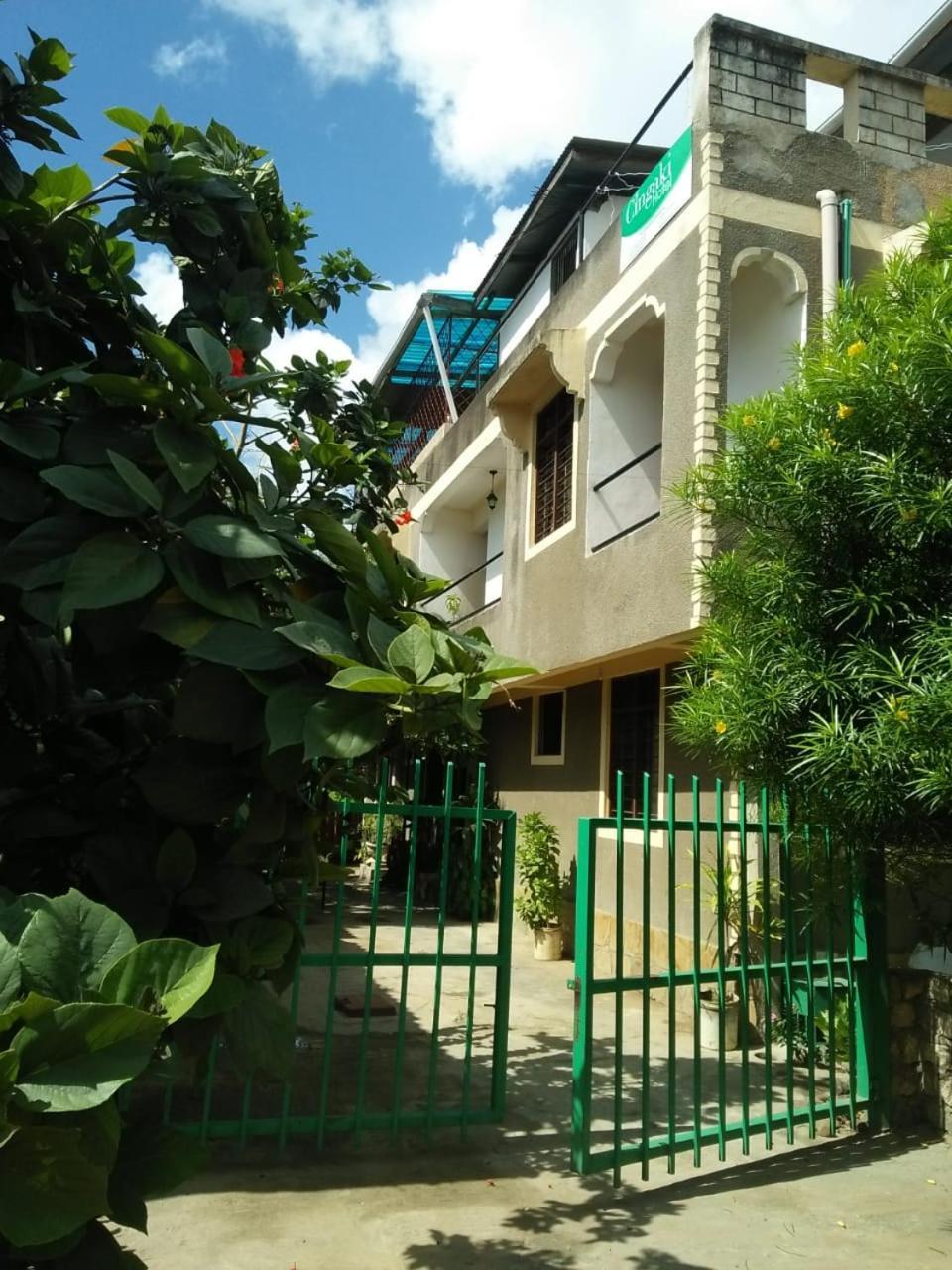 Cingaki Hotel Момбаса Екстериор снимка